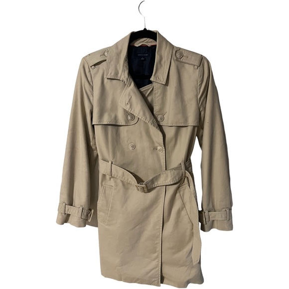 Tommy Hilfiger Jackets & Blazers - A Tommy Hilfiger trench coat in tan / beige in size medium